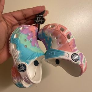 INFANT TIE DYE CROCS